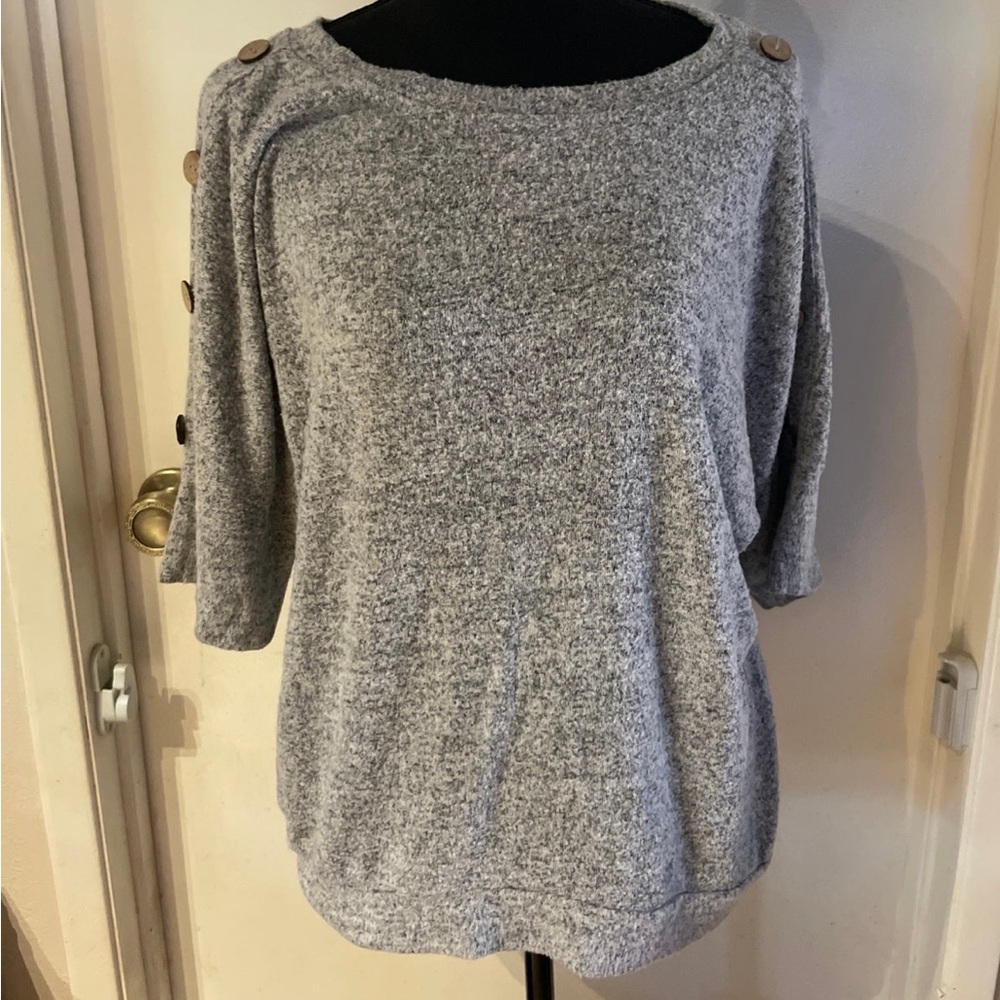 Extra large grey sweater with buttons on the arm